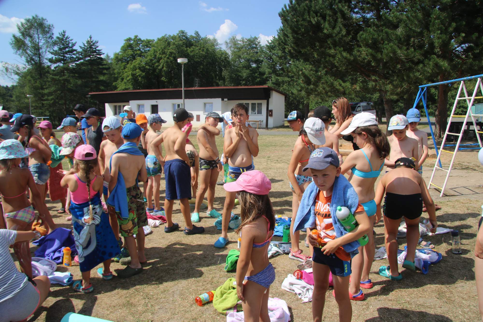 rajce.idnes.cs. bikini group Tábor IZS 2018 čtvrtek 26.7. koupání – anslik – album na Rajčeti